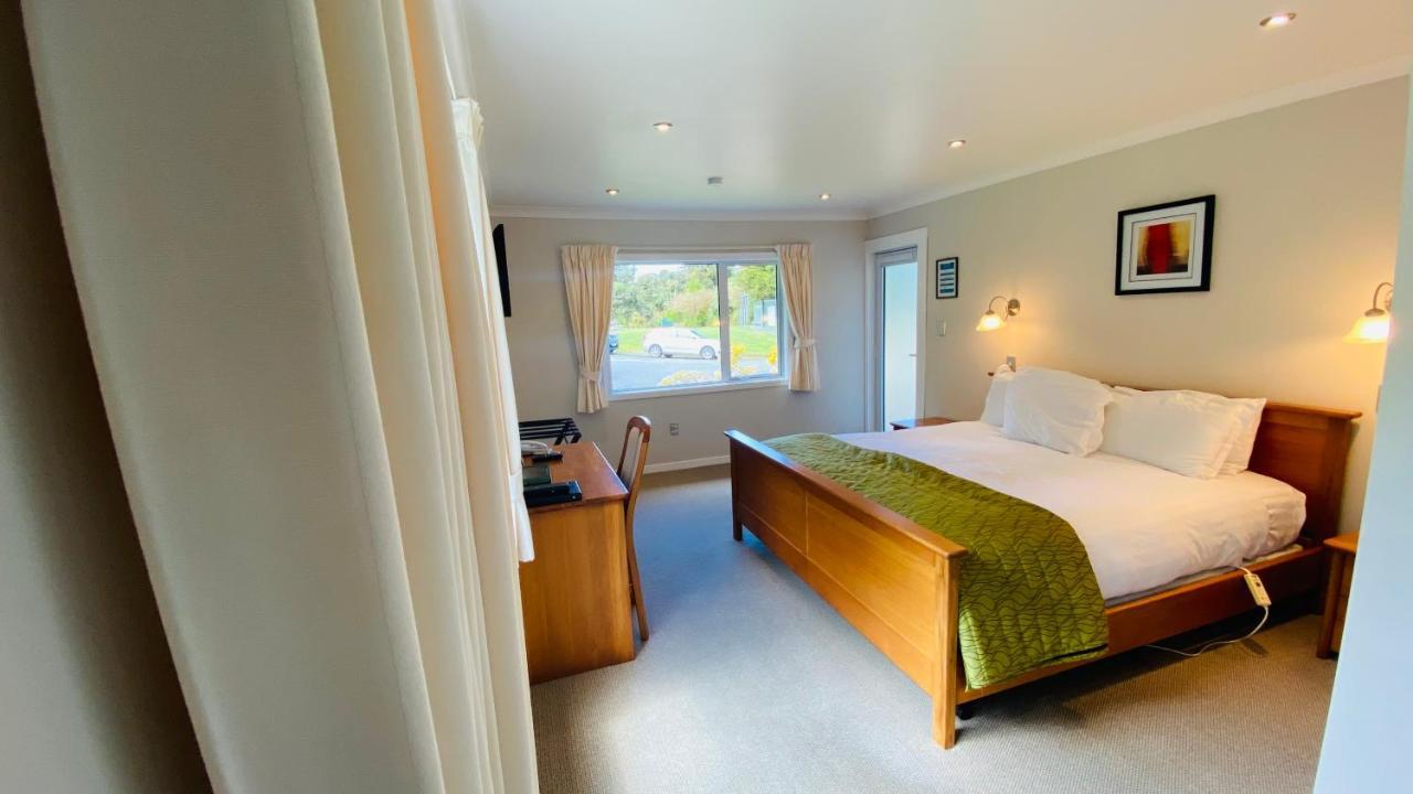 Hotel Ngati Ruanui Stratford Mountain House Extérieur photo